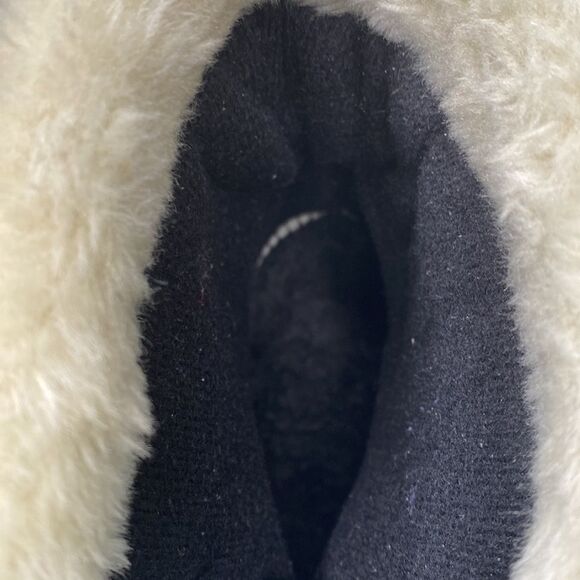 Grizzly Aspen Thinsulate Suede Lace-Up Winter Snow Boot Faux Fur Stock #657080 - Picture 11 of 16